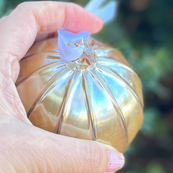 Blown Glass Breathtaking Ornament Ball. - Picture 6 of 8